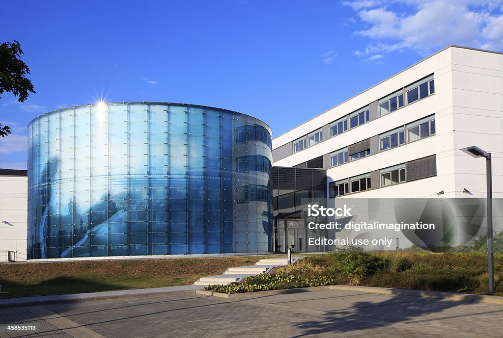 Frauenhofer IFF VDTC edificio en Magdeburgo de la ciencia puerto. - Foto de stock de Aire libre libre de derechos