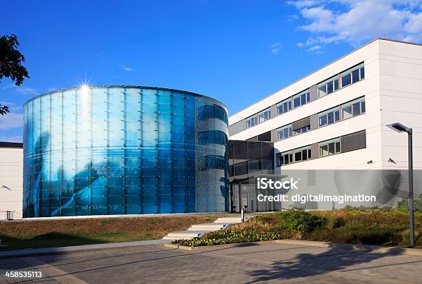 Frauenhofer Iff Vdtc Edificio En Magdeburgo De La Ciencia Puerto Foto de stock y más banco de imágenes de Aire libre