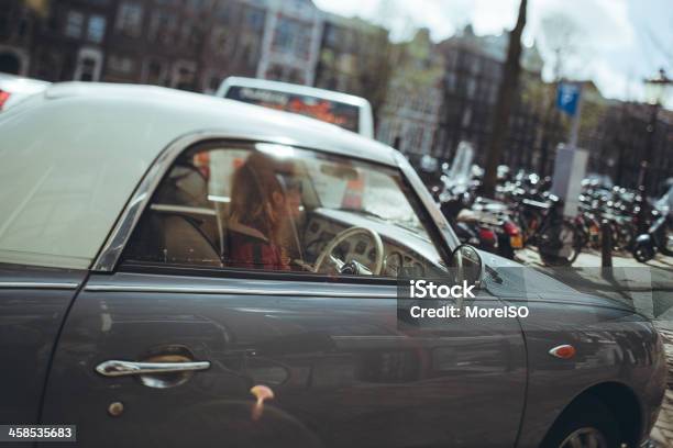 Mulher Condução Em Amesterdão - Fotografias de stock e mais imagens de Adulto - Adulto, Amesterdão, Capitais internacionais