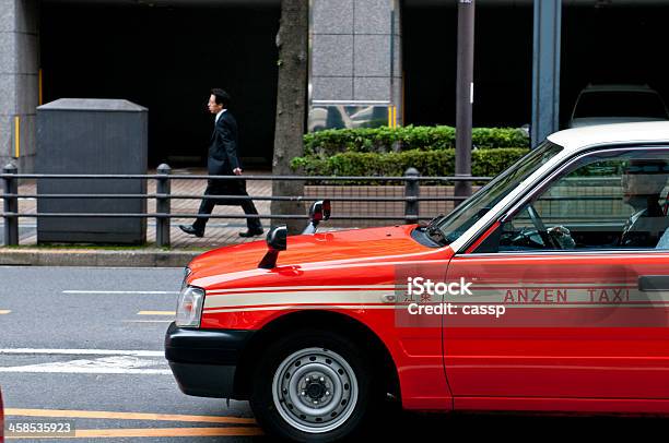 Taxi En Tokio Foto de stock y más banco de imágenes de Adulto - Adulto, Andar, Calle