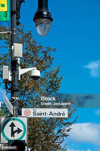 Vigilância De Segurança Câmera Cctv Lamppost Em Montreal Quebec Canadá - Fotografias de stock e mais imagens de Acima