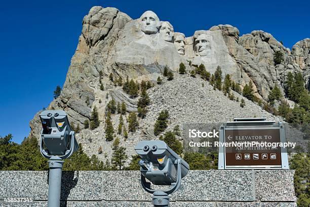 実装 Rushmore 国定公園 - マウントラシュモア国立記念碑のストックフォトや画像を多数ご用意 - マウントラシュモア国立記念碑, アウトフォーカス, アメリカ合衆国