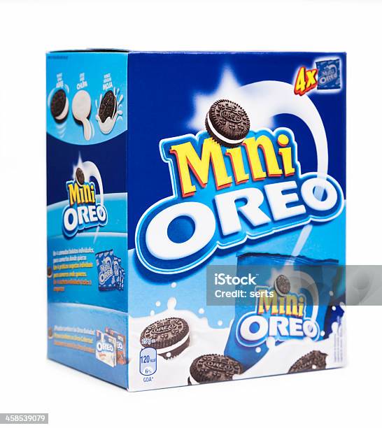 Mini Oreocookies - Fotografias de stock e mais imagens de Alimentação Não-saudável - Alimentação Não-saudável, Azul, Azul escuro