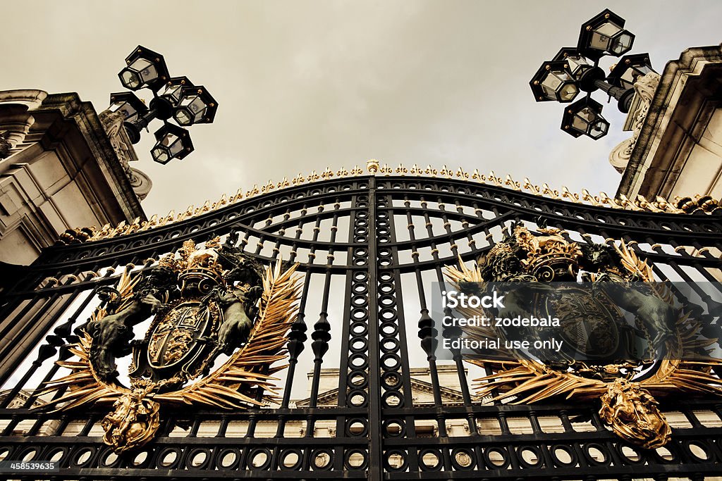 Pałac Buckingham Gate, Londyn - Zbiór zdjęć royalty-free (Pałac Buckingham)