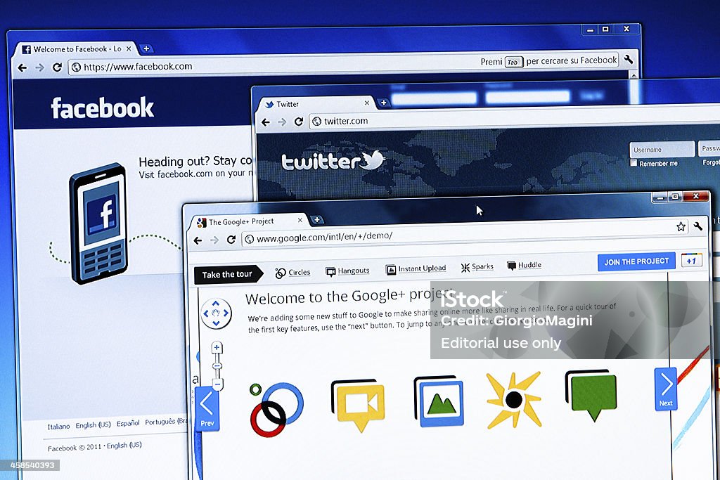Facebook, Twitter, Google Plus famosos sitios web de redes sociales - Foto de stock de Cromo - Metal libre de derechos
