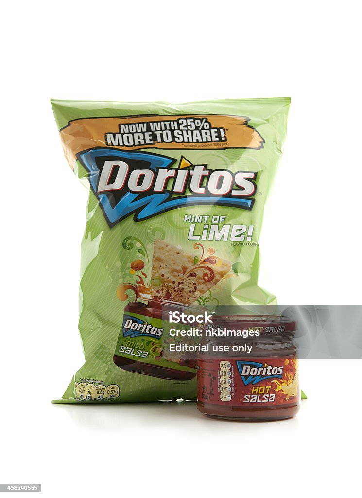 Легкий лайм Doritos стружку с горячим сальса - Стоковые фото Doritos роялти-фри