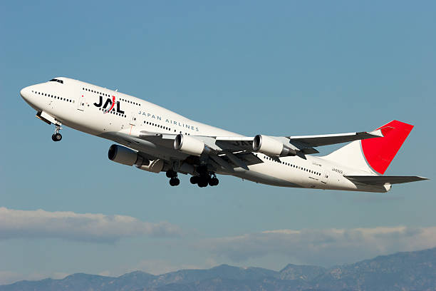 japan airlines boeing 747 - boeing 747 airplane taking off commercial airplane zdjęcia i obrazy z banku zdjęć