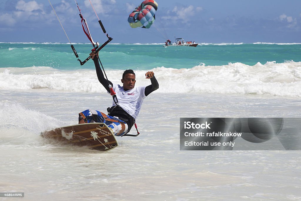 Kitesurfer sulla costa della Repubblica Dominicana - Foto stock royalty-free di Repubblica Dominicana
