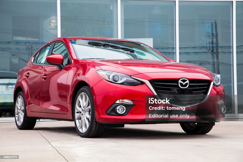 Nowe Mazda 3 Hatchback - Zbiór zdjęć royalty-free (Czerwony)