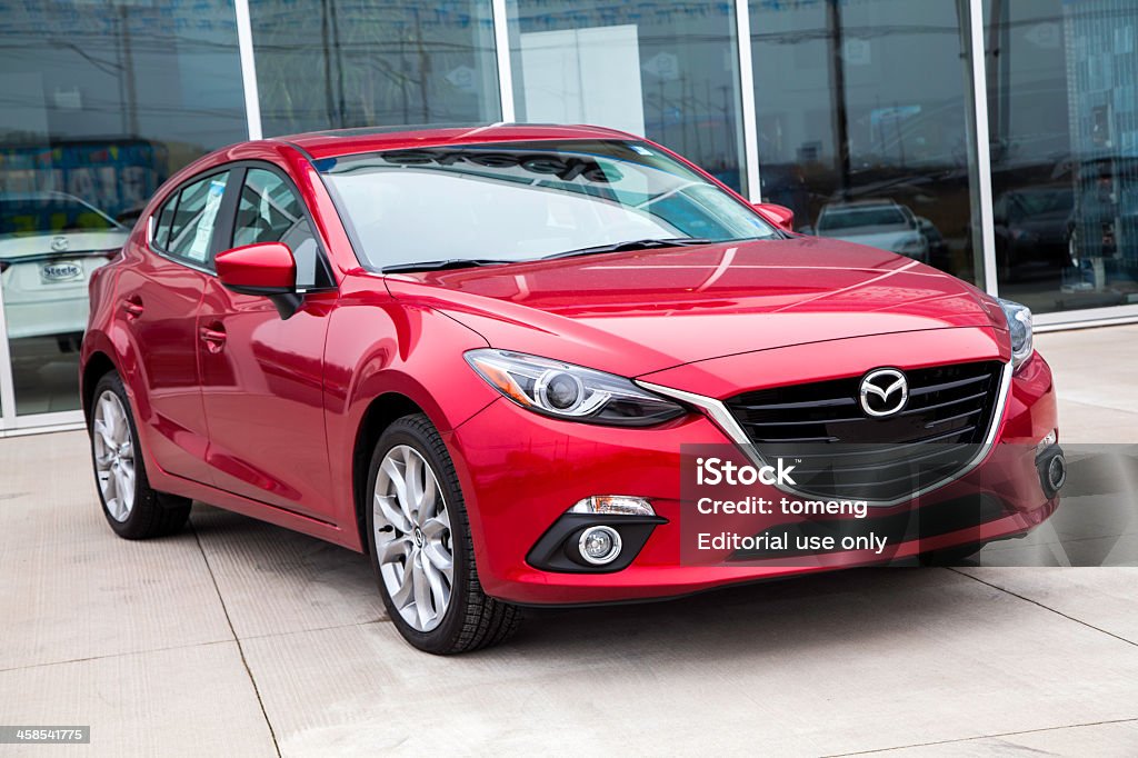 Nouveau Mazda 3 Berline à hayon arrière - Photo de 2014 libre de droits