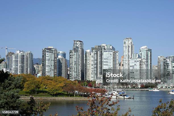 Vancouver Da Ilha De Granville E Yaletown Em Lc1242 Norte - Fotografias de stock e mais imagens de Ao Ar Livre