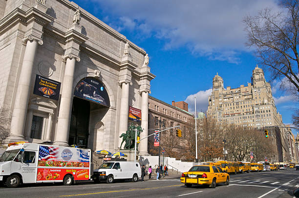 museo americano di storia naturale scena, manhattan, new york city - new york city manhattan built structure urban scene foto e immagini stock