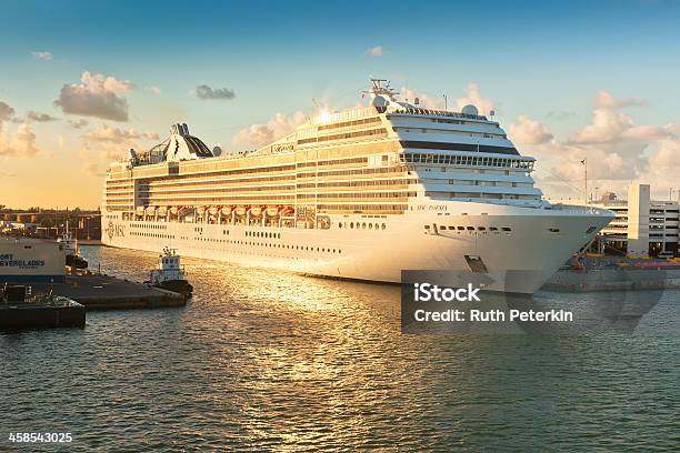 Foto de Ms Poesia e mais fotos de stock de Ancorado - Ancorado, Atracado, Barco a Vela