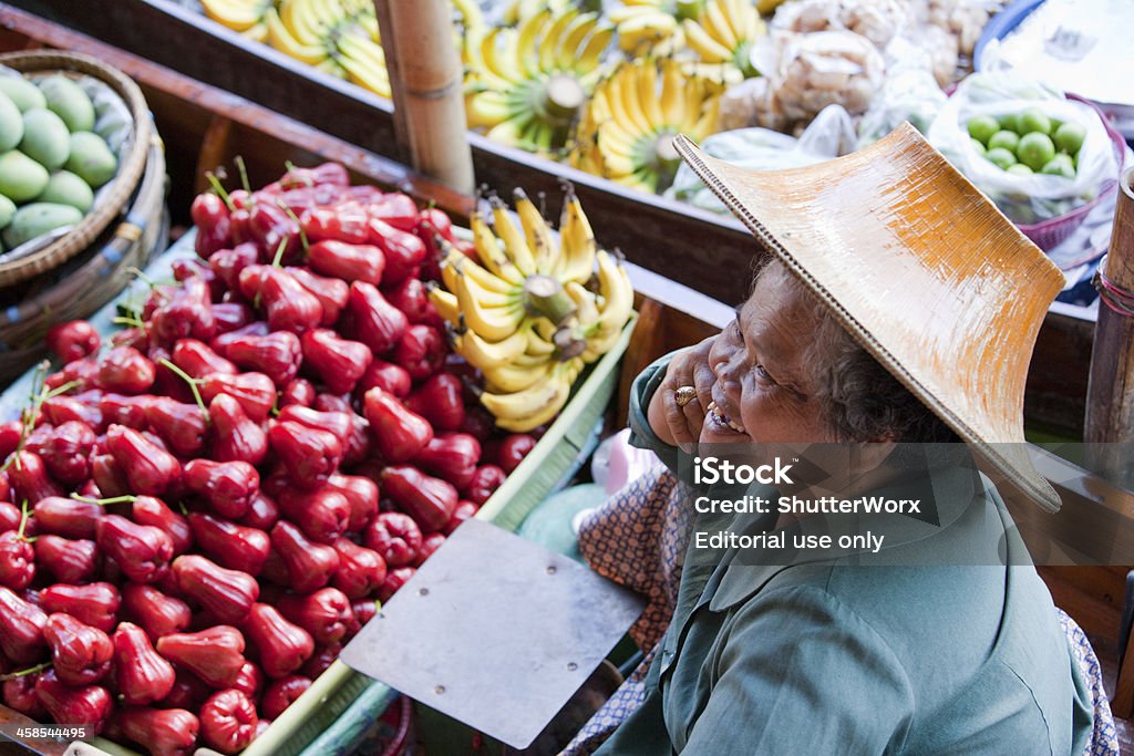 Floating Market-Tailandia - Foto stock royalty-free di Mercato galleggiante di Damnoen Saduak