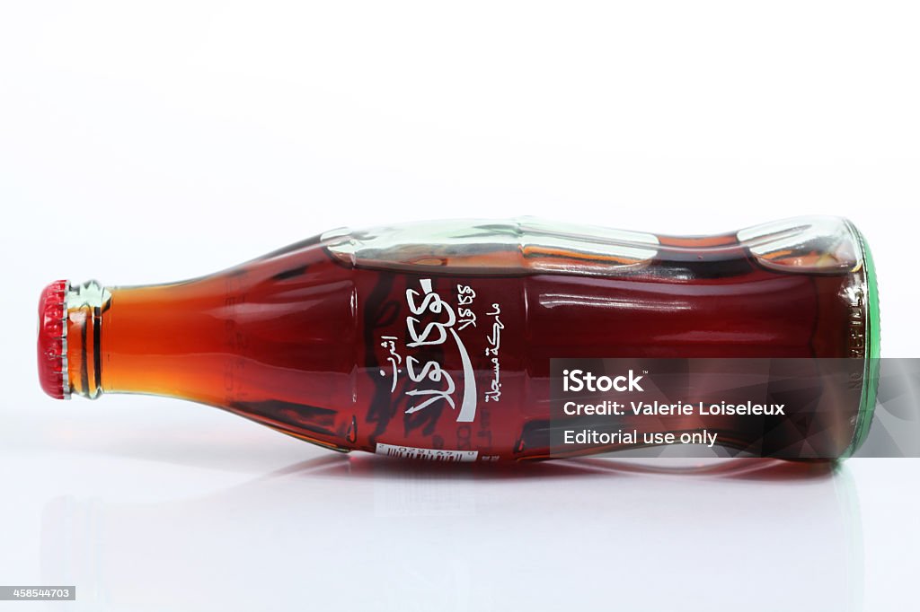 Coca -Cola （コカコーラ）が、クラシックなアラビア - ソーダ瓶のロイヤリティフリーストックフォト