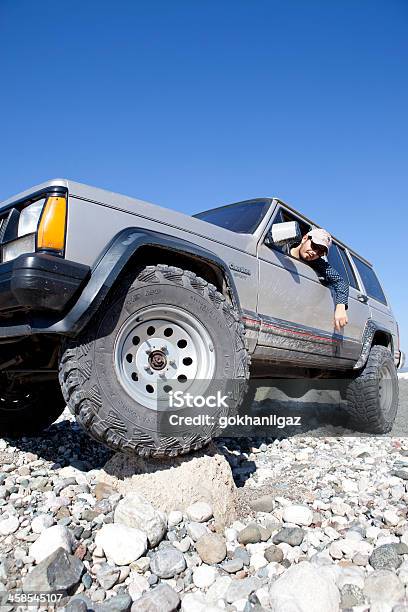 Jeep Cherokee Sport Über Wappen Stockfoto und mehr Bilder von Abenteuer - Abenteuer, Antalya, Auto