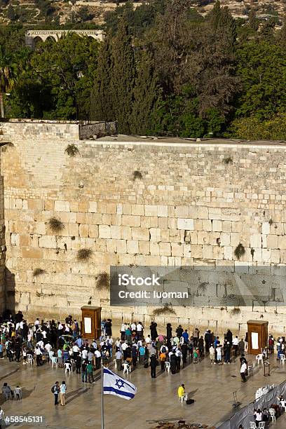 Muro Das Lamentações Em Jerusalém - Fotografias de stock e mais imagens de Adulto - Adulto, Amor, Ao Ar Livre