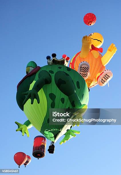 Hot Air Balloon Лягушка Пугало — стоковые фотографии и другие картинки Albuquerque International Balloon Fiesta - Albuquerque International Balloon Fiesta, Альбукерке - Нью-Мексико, В воздухе