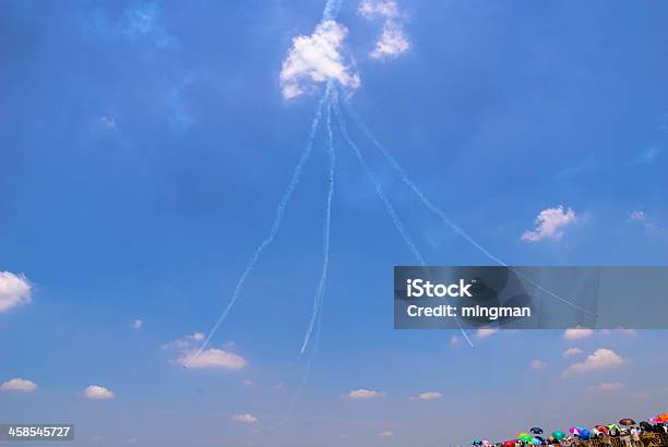 브라이틀링 제트 팀 알무데나 하늘 아래 Airshow에 대한 스톡 사진 및 기타 이미지 - Airshow, Breitling, F-16 파이팅 팰콘