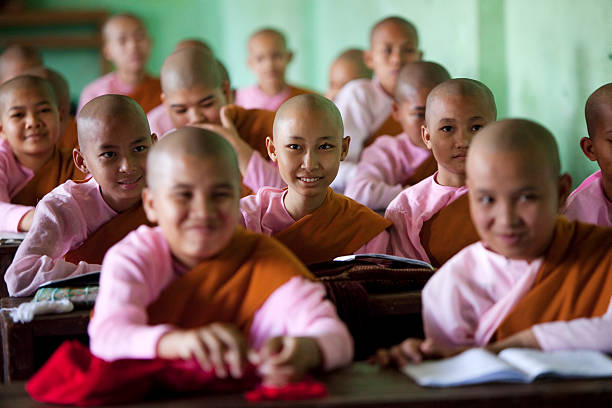 kalaywa tawya mosteiro, myanmar - kalaywa tawya monastery imagens e fotografias de stock