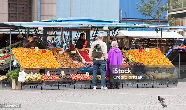 H Stockfoto und mehr Bilder von Kunde - Kunde, Markthändler, Schweden