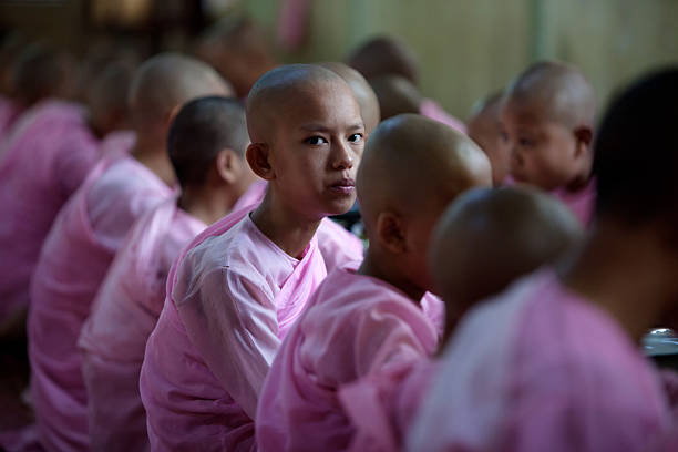 kalaywa tawya mosteiro, myanmar - kalaywa tawya monastery imagens e fotografias de stock