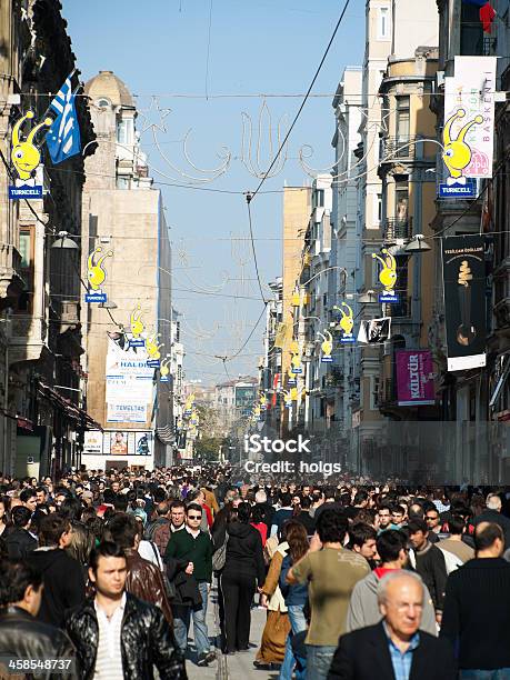 Istiklal Avenue Istanbul Menschenmenge Stockfoto und mehr Bilder von Ansicht aus erhöhter Perspektive - Ansicht aus erhöhter Perspektive, Asiatischer und Indischer Abstammung, Bildkomposition und Technik