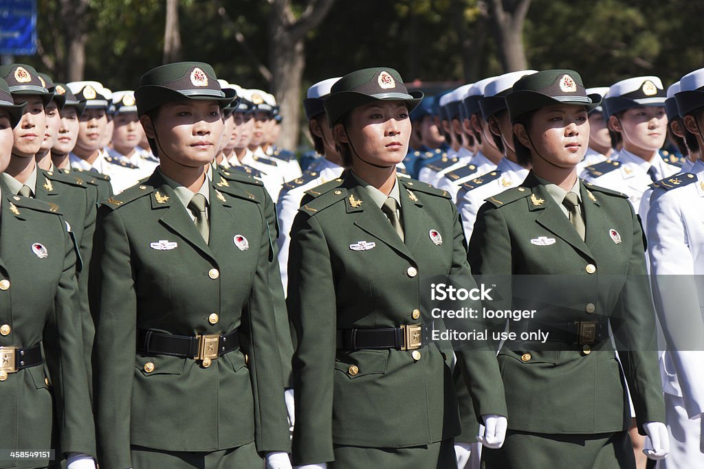 Китайский Женский солдат Маршировать Военный парад - Стоковые фото Вооружённые силы Китая роялти-фри
