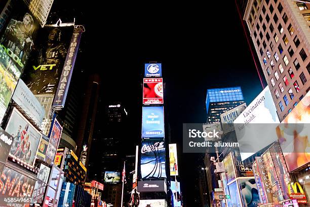 Photo libre de droit de Times Square À New York banque d'images et plus d'images libres de droit de Affichage dynamique - Affichage dynamique, Broadway - Manhattan, Centre-ville