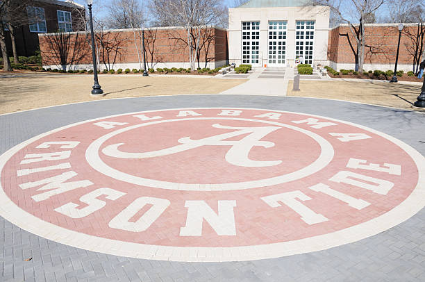 alabama crimson tide logo de paul w. bryant museum - university of alabama at tuscaloosa photos et images de collection