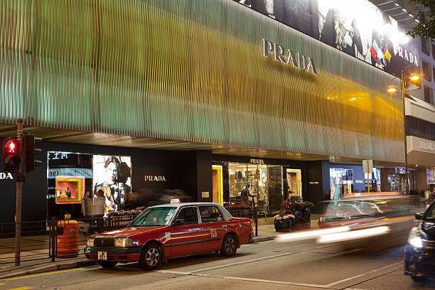 prada flagship-store - clothing store store prada outdoors stock-fotos und bilder