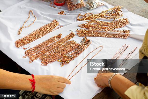 Продажи И Проверки Красный Золотой Jewelries — стоковые фотографии и другие картинки Азия - Азия, Бангкок, Горизонтальный