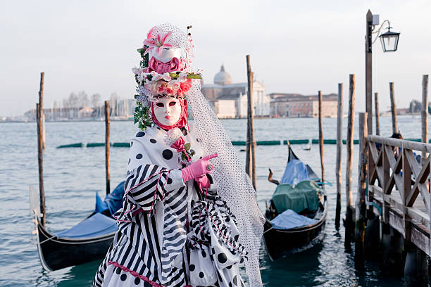 máscara de carnaval de venecia - venice italy flash fotografías e imágenes de stock