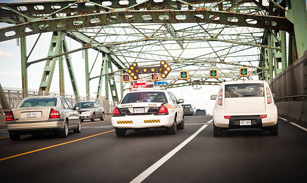 trafic urbain - police quebec traffic montreal photos et images de collection