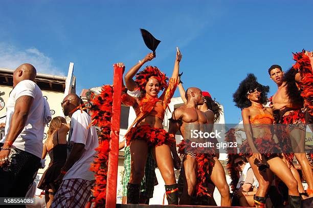 Dança De Camião - Fotografias de stock e mais imagens de Adulto - Adulto, Ao Ar Livre, Arte, Cultura e Espetáculo