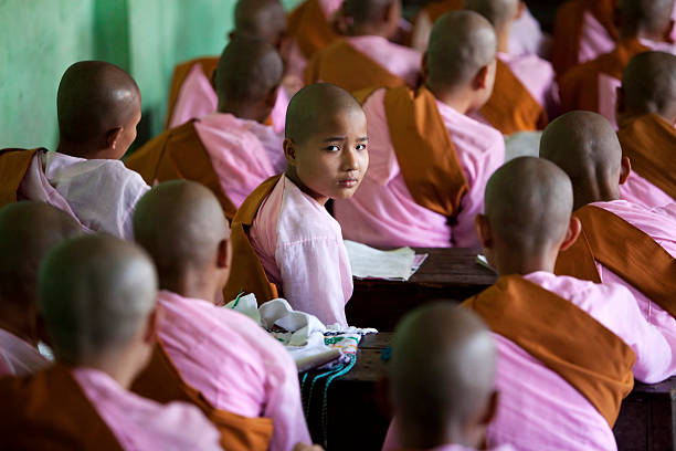 kalaywa tawya konwent, myanmar - kalaywa tawya monastery zdjęcia i obrazy z banku zdjęć