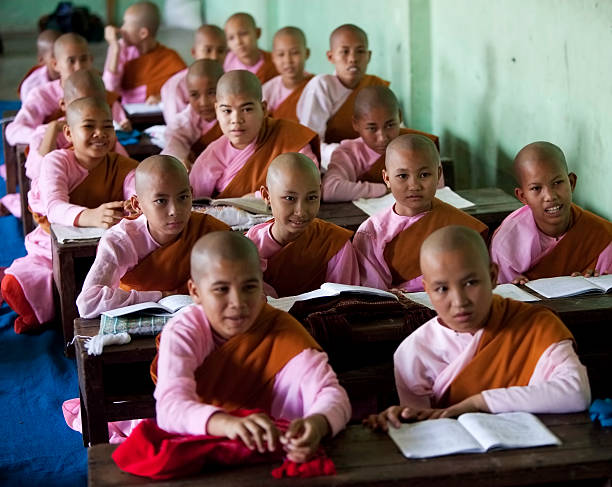 kalaywa tawya konwent, myanmar - kalaywa tawya monastery zdjęcia i obrazy z banku zdjęć