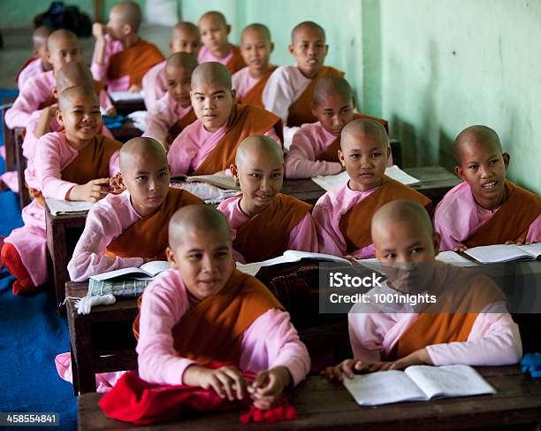 Kalaywa Tawya Mosteiro Myanmar - Fotografias de stock e mais imagens de Adolescente - Adolescente, Aprender, Asiático e indiano