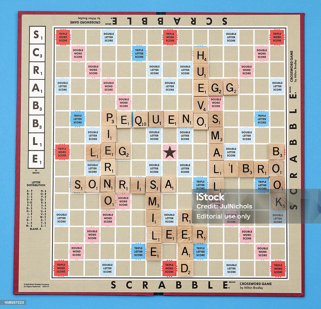 O Scrabble Bi-lingual conceito - Royalty-free Palavras-cruzadas Foto de stock