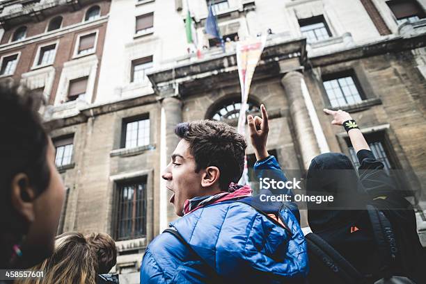 Milan Estudiantes Manifestación En Octubre De 2013 4 Foto de stock y más banco de imágenes de 2013