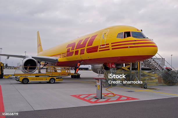 Dhl Boeing 757200sf Aeromobili Cargo - Fotografie stock e altre immagini di Aeroporto - Aeroporto, Lipsia, Aereo di linea