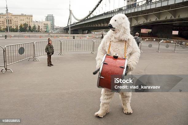 Reunião De Apoio De 30 Greenpeace Activistas Moscovo Rússia - Fotografias de stock e mais imagens de Barril