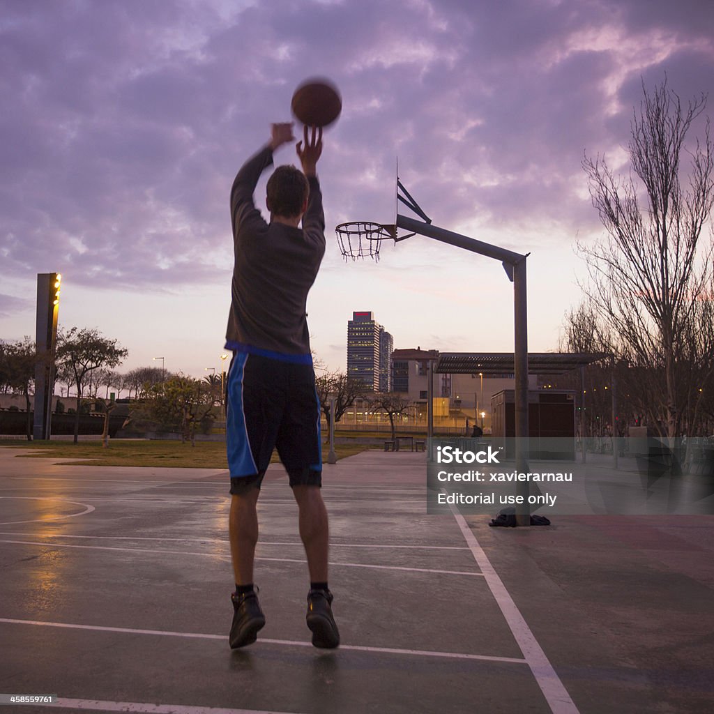 Jogar basquete - Foto de stock de Adulto royalty-free