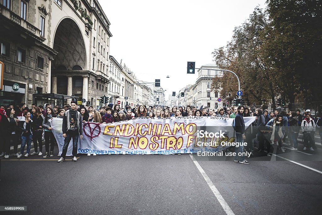 Студенты проявление в Милане, 4 октября 2013 г. - Стоковые фото 2013 роялти-фри