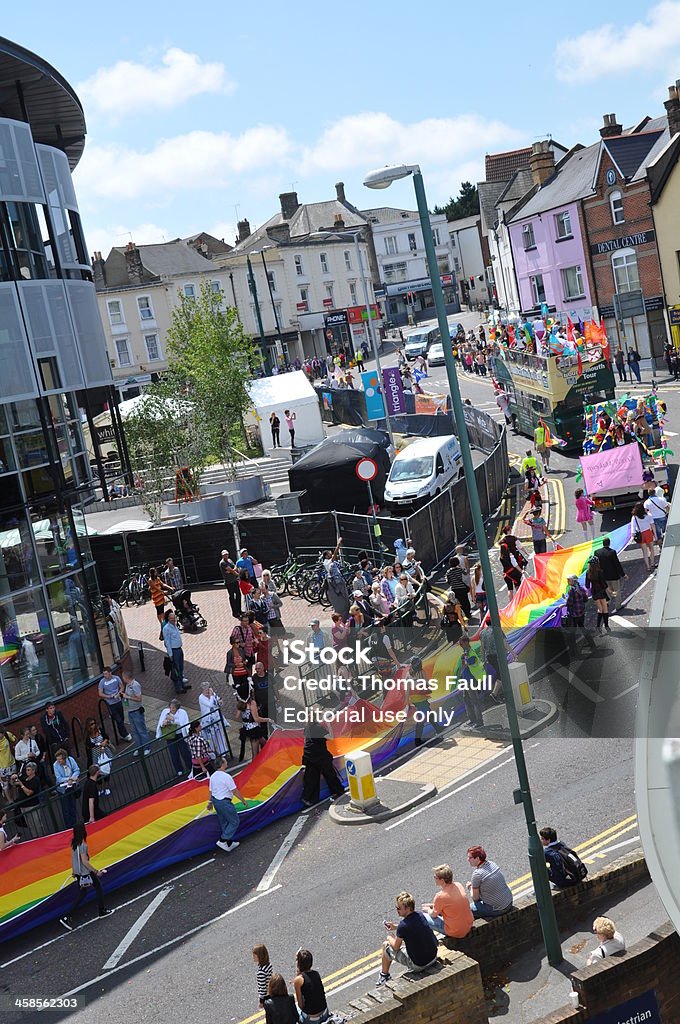 Bournemouth Orgulho Gay de 2011 - Foto de stock de Bandeira do arco-íris royalty-free