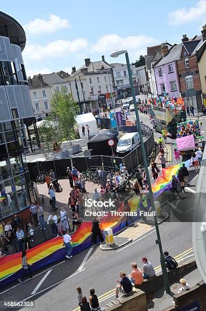 Foto de Bournemouth Orgulho Gay De 2011 e mais fotos de stock de Bandeira do arco-íris - Bandeira do arco-íris, Bournemouth, Desfiles e Procissões