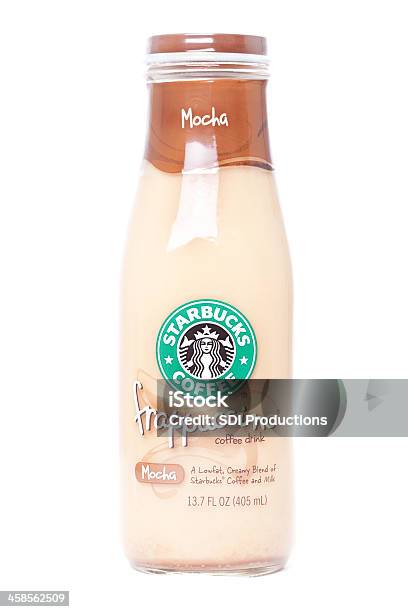 Frappuccino Кофе Starbucks В Бутылке — стоковые фотографии и другие картинки Бутылка - Бутылка, Кофе - напиток, Starbucks