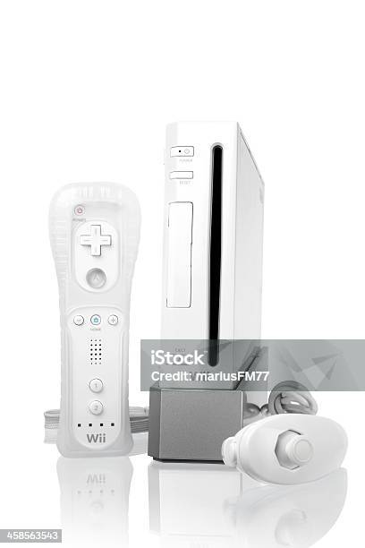 Nintendo Wii Consola De Jogos Com Controlo Remoto Controlador E Nunchuk - Fotografias de stock e mais imagens de Arte, Cultura e Espetáculo