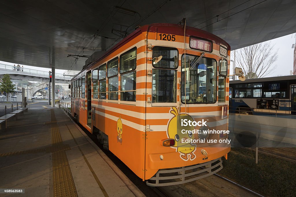 Kumamoto tranvía en la ciudad de Japón - Foto de stock de Aire libre libre de derechos