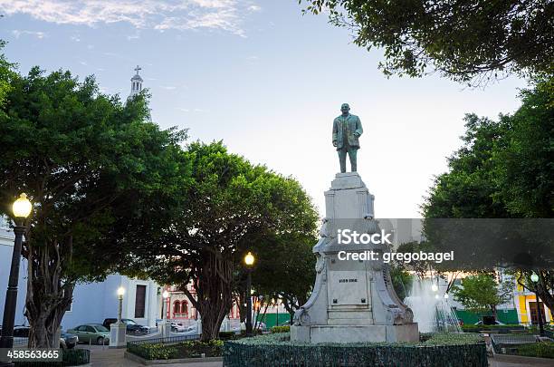 Estatua De Luis Muñoz Rivera En Ponce Puerto Rico Foto de stock y más banco de imágenes de Estatua - Estatua, Ponce, Aire libre